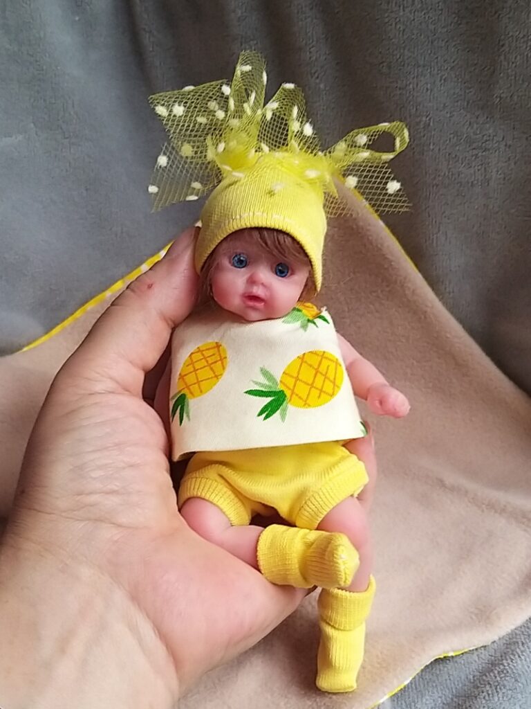 Silicone baby doll artists