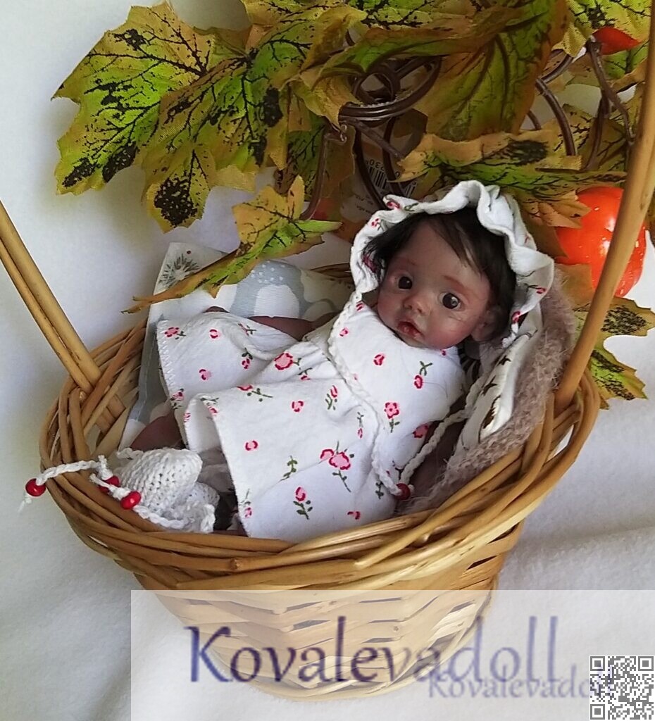 https://kovalevadoll.com/wp-content/uploads/2022/06/Mini-silicone-baby-AA-Mia-6-inch-full-silicone-by-Kovalevadoll-930x1024.jpg